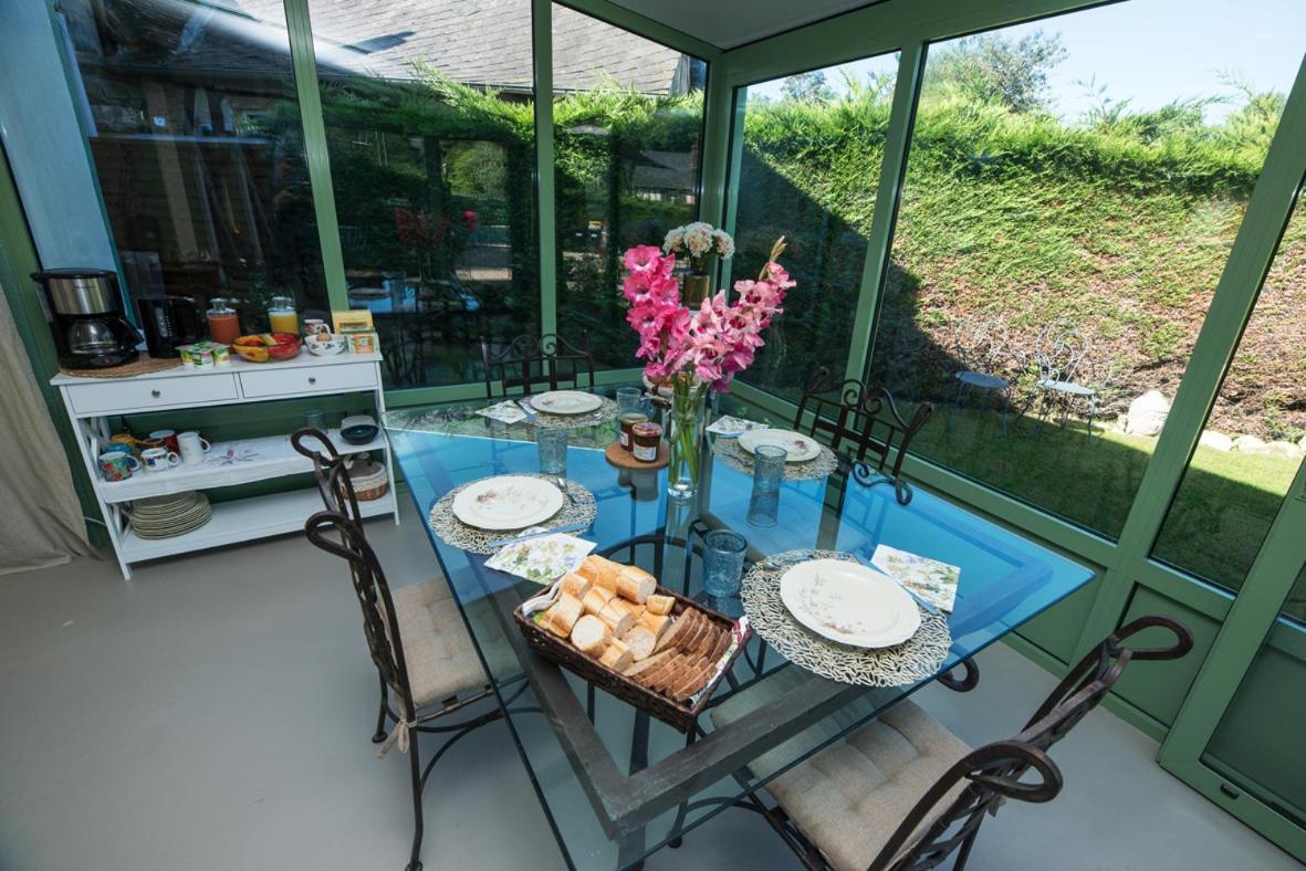 L'Echo Des Bois Bed & Breakfast Lyons-la-Foret Bagian luar foto