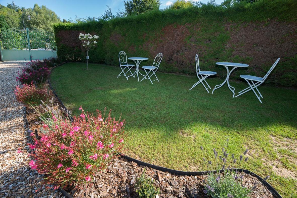 L'Echo Des Bois Bed & Breakfast Lyons-la-Foret Bagian luar foto